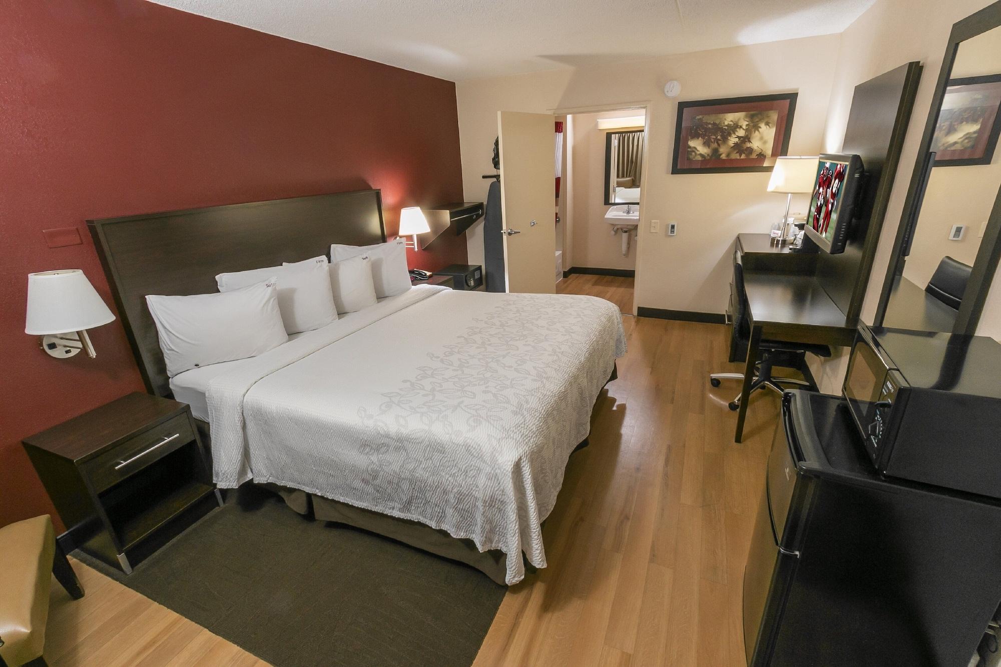 Red Roof Inn Plus+ St. Louis - Forest Park / Hampton Ave. Exterior photo