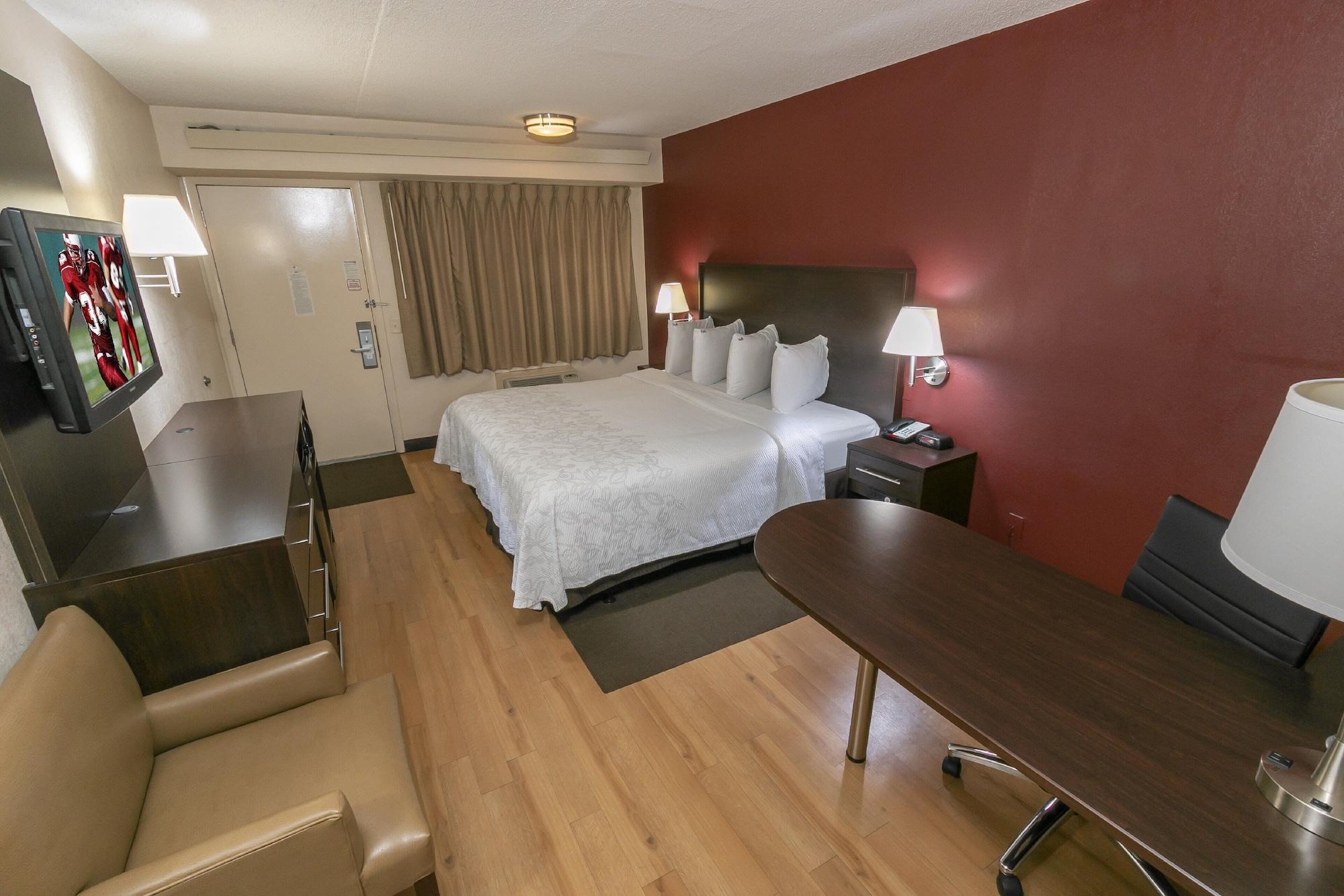 Red Roof Inn Plus+ St. Louis - Forest Park / Hampton Ave. Exterior photo