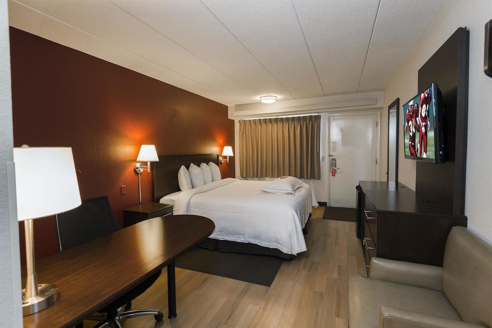 Red Roof Inn Plus+ St. Louis - Forest Park / Hampton Ave. Exterior photo